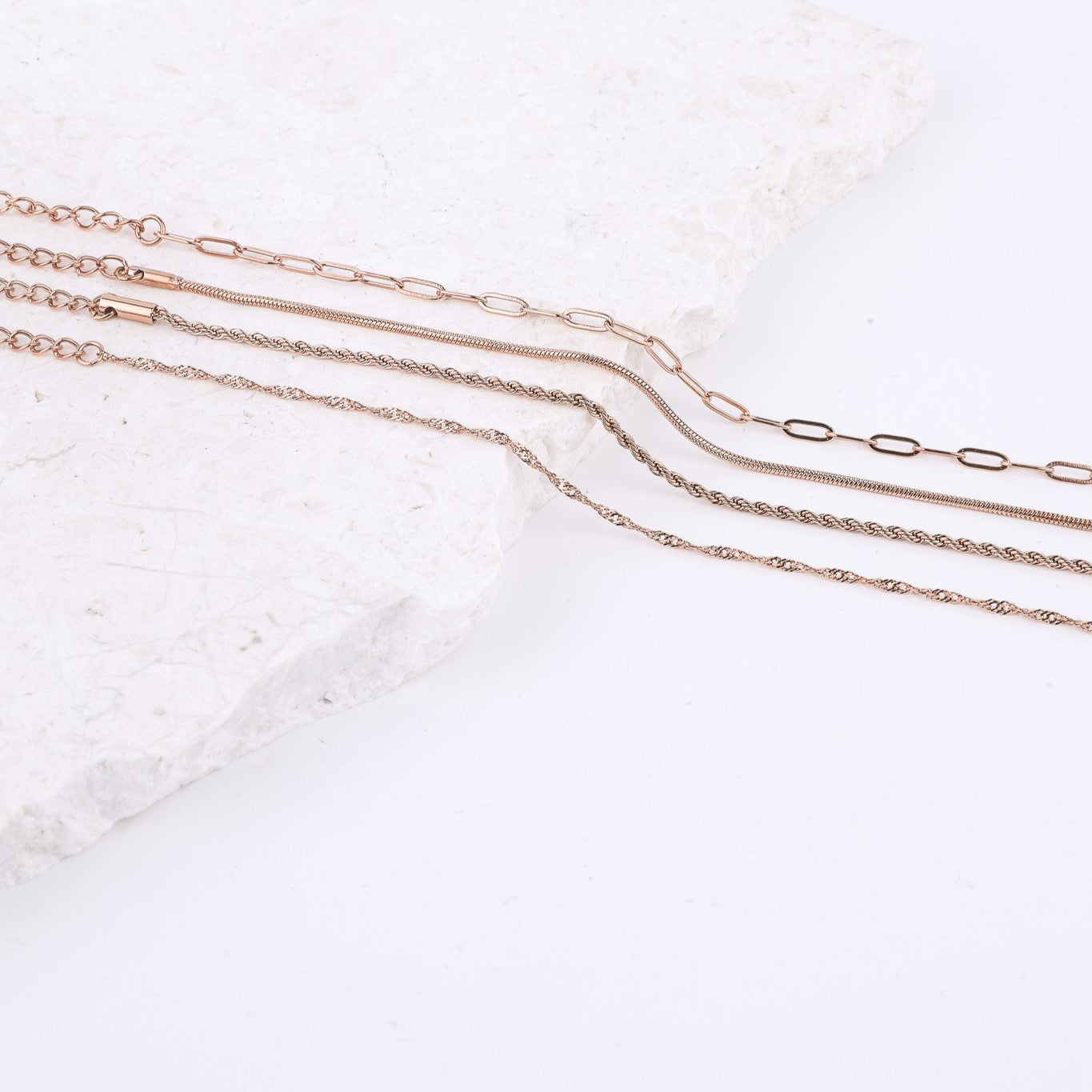 POLE ACCENT CHAIN BRACELET