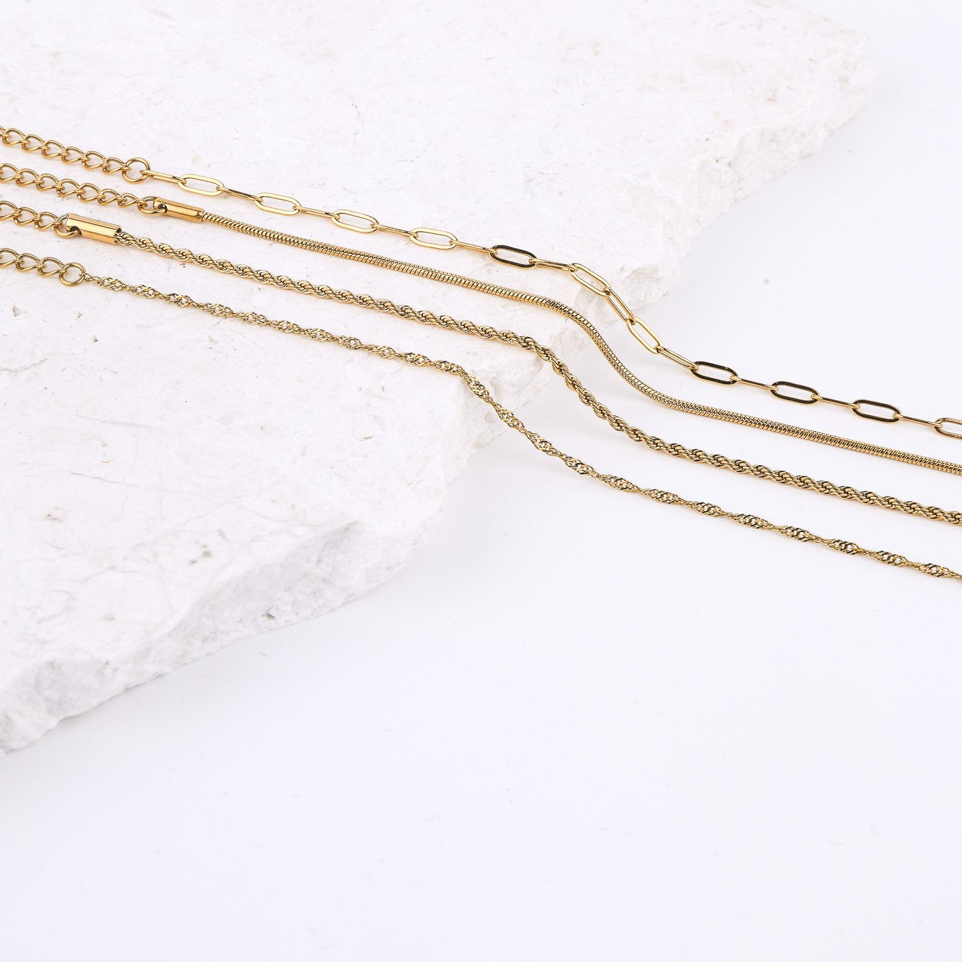 POLE ACCENT CHAIN BRACELET