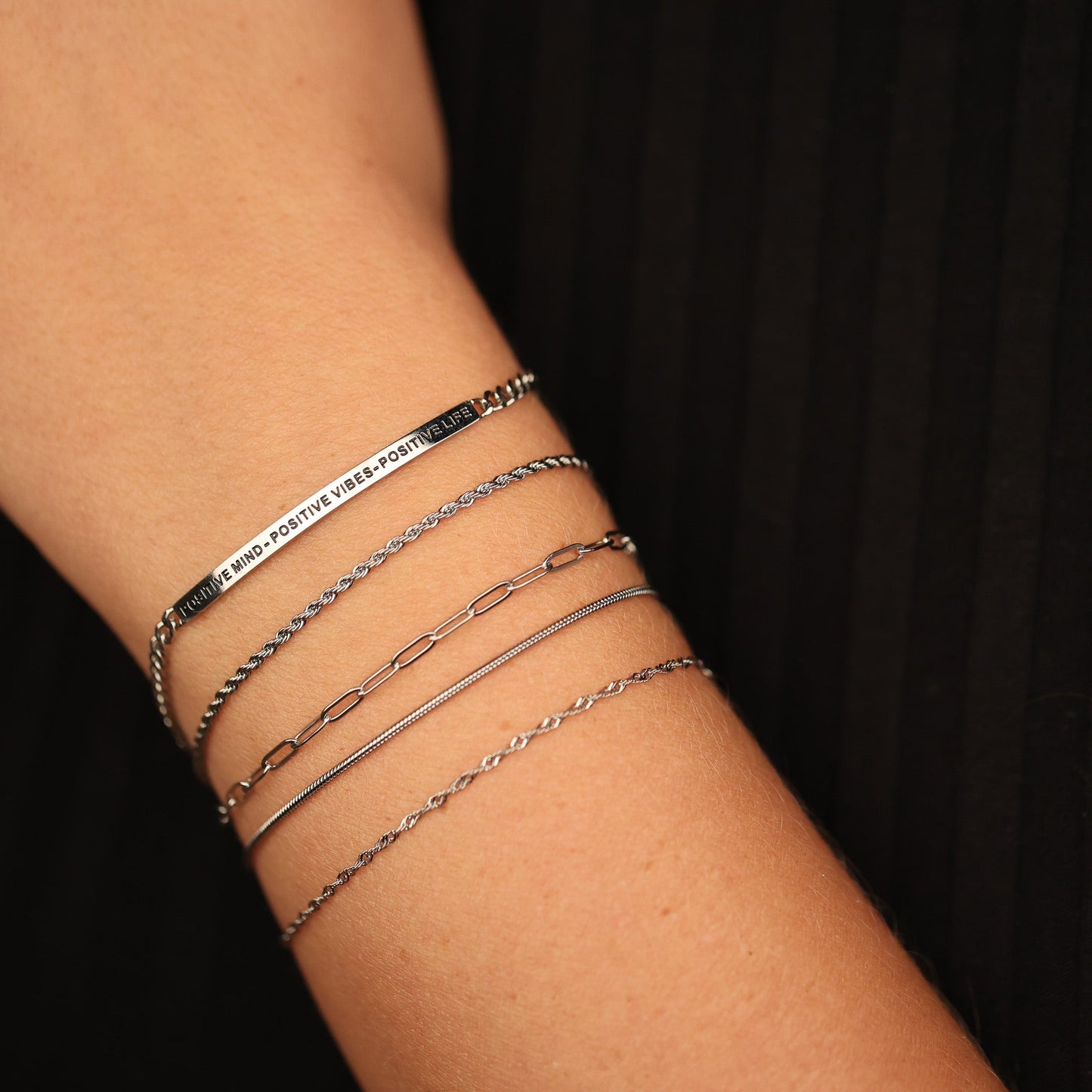 POLE ACCENT CHAIN BRACELET