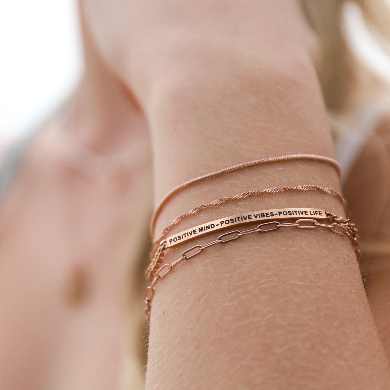 PAPERCLIP ACCENT CHAIN BRACELET