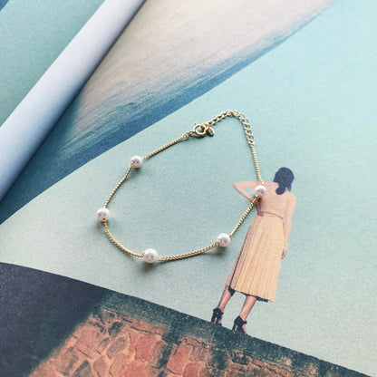 Five pearl relayed bracelet